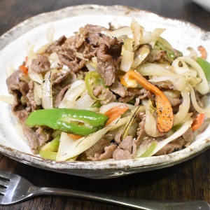 香ばしい♪牛肉のスパイシー炙り炒め