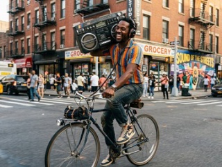 4月から自転車にも罰則っていうけど、外部音取り込みモードならイヤホンしていいっしょ