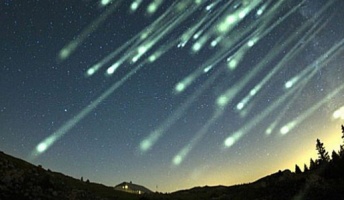 【人類終了】11月下旬までに“巨大隕石シャワー”で人類滅亡か!?