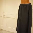 irise（イリゼ）圧縮スムースセミフレアスカート