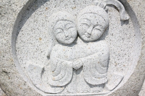 石仏、道祖神、河原の石、二人の愛のかたち 石仏、道祖神、相対道祖神、仲良し道祖神、日本人による彫刻