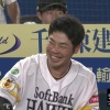 【画像】9回2アウトの時のホークスベンチ　近藤健介の見事な即オチ2コマｗｗｗｗｗｗｗｗ