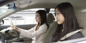 保育園のママ友にアッシーにされ、興味のない新築中の家まで見せられた。断らない私も馬鹿でしたね