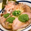 神楽坂「麺屋 猪一 神楽坂」炙り焼豚 出汁そば 白醤油 + 麺大盛り + 極薄削り節の赤玉卵かけご飯 + ご飯大盛り