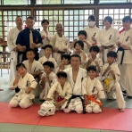 極真会館    田畑道場     山辺・大江・中山教室    師範代  長岡淳一 四段