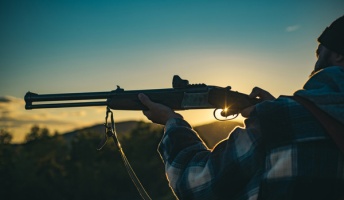 狩猟とか実弾射撃をするための方法