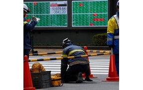 日経平均続落の原因と市場の影響