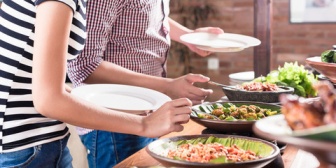 元カレとランチビュッフェに行ったとき、他にも料理いっぱいあるのにカレーライスとサラダ食べて終了…