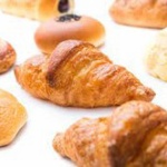 ４５０円でパン詰め放題！客が殺到！３０個ゲットする猛者も…