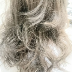 ブリーチしてからのナチュラルなベージュカラー❤