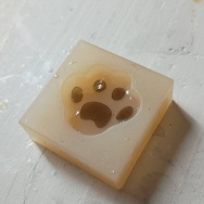 春休みが明けるとアレが捗る。と、黒の肉球つくりました。