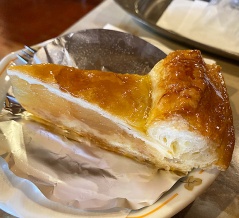 函館散策にホッと一息入れたいなら老舗喫茶店！函館市湯川町「喫茶チェリー」