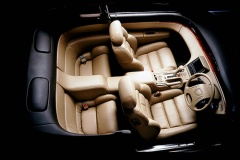 ドライブデートで乗りたい車　男性1位「スカイライン」　女性1位「クラウン」