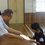 『朝礼で表彰』の画像