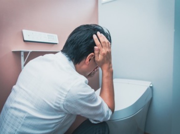 【悲惨】インフルとノロ、同時感染した結果…