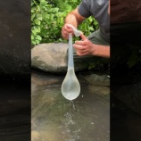 『入れ物が無い時に役立つ新鮮な飲み水を保存する方法』の画像