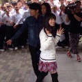 【悲報】あたシコ女子アナ、爆乳が目立つ服を着て男子高校生を取材するｗｗｗ