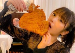 きゃわわｗ 与田祐希ちゃん、ぐうかわポニテ姿で「あ～ん」ｗｗｗ