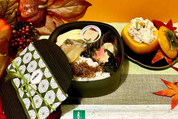 母の日 プレゼント 御膳 御祝 ［京都］京料理 美濃吉 母の日 美々凛々 代引不可 三越・伊勢丹京料理 美濃吉の敬老の日お祝い膳をお取り寄せ