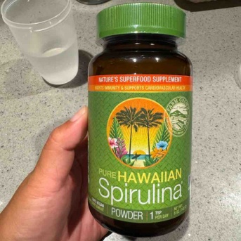 【ご飯日記】スピルリナすごい・お昼に念願のピザ・早朝でもしっかり朝ごはん