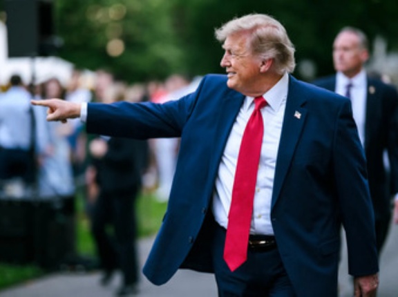 トランプ､ガソリン価格高止まりについて｢私は決して謝らない｣