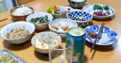 なんとか復活してきた夜の食卓風景（久しぶりに揚げ物を食べる）