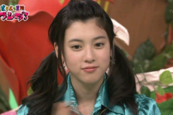 夢 言 の ア リ ス 未 来 の ガ ニ メ デ 三吉彩花