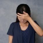 【闇】女性教師、泣き崩れる『ごめんなさい妊娠してしまいました…』